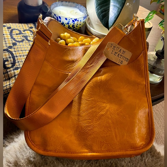 ๐๐ Wanderlust Crossbody Faux Vegan Leather Bag by Funky Monkey ๐๐ - Picture 1 of 12